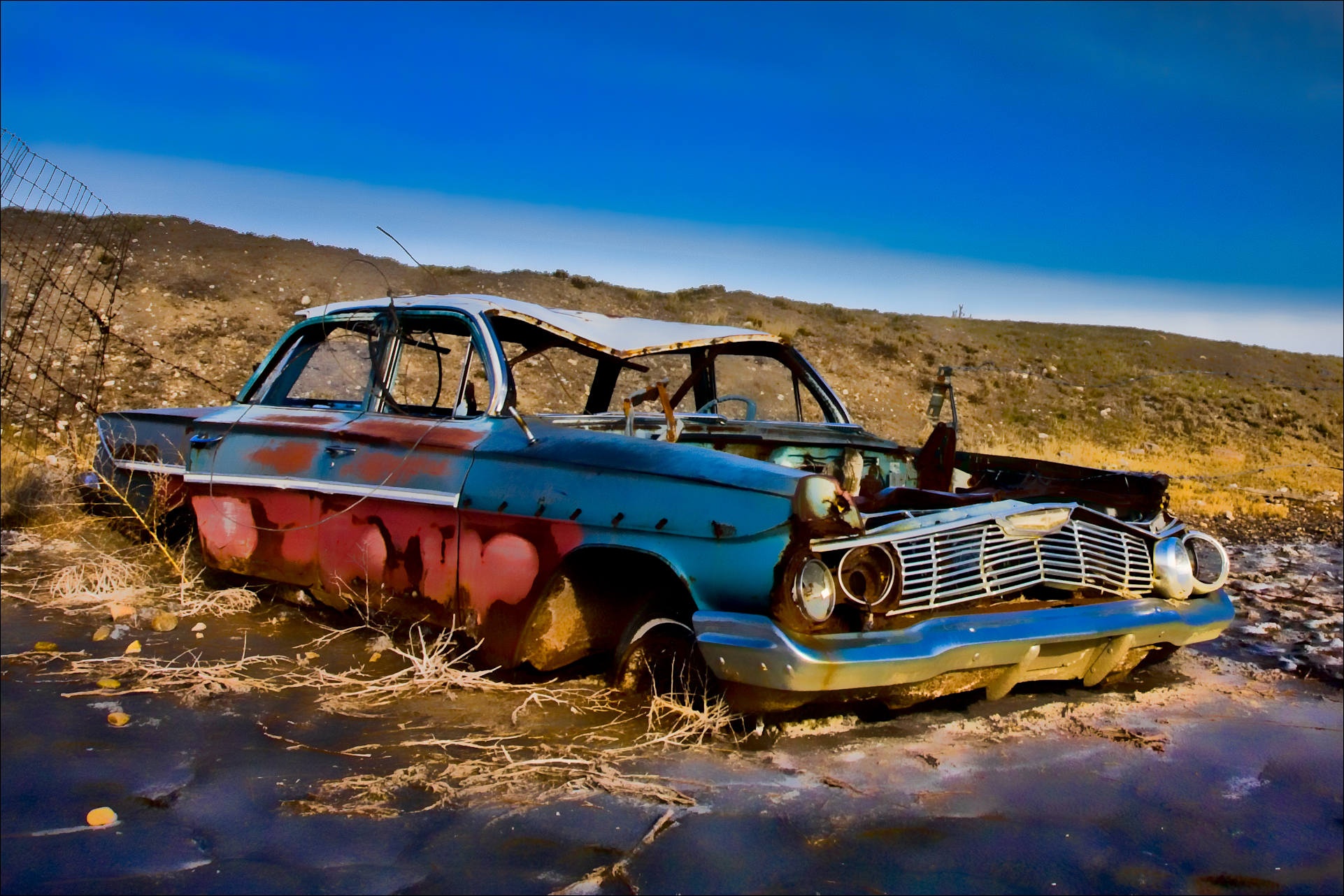 Old car destroyed on the road - HD wallpaper