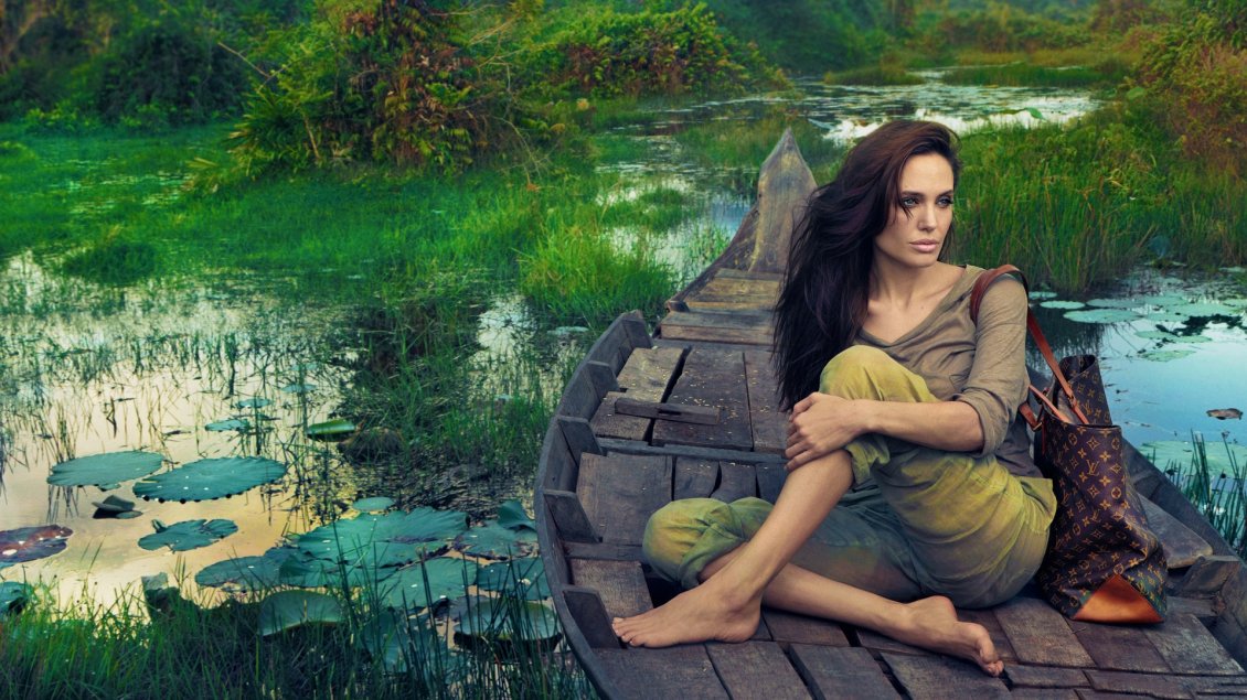 Download Wallpaper Angelina Jolie on a boat