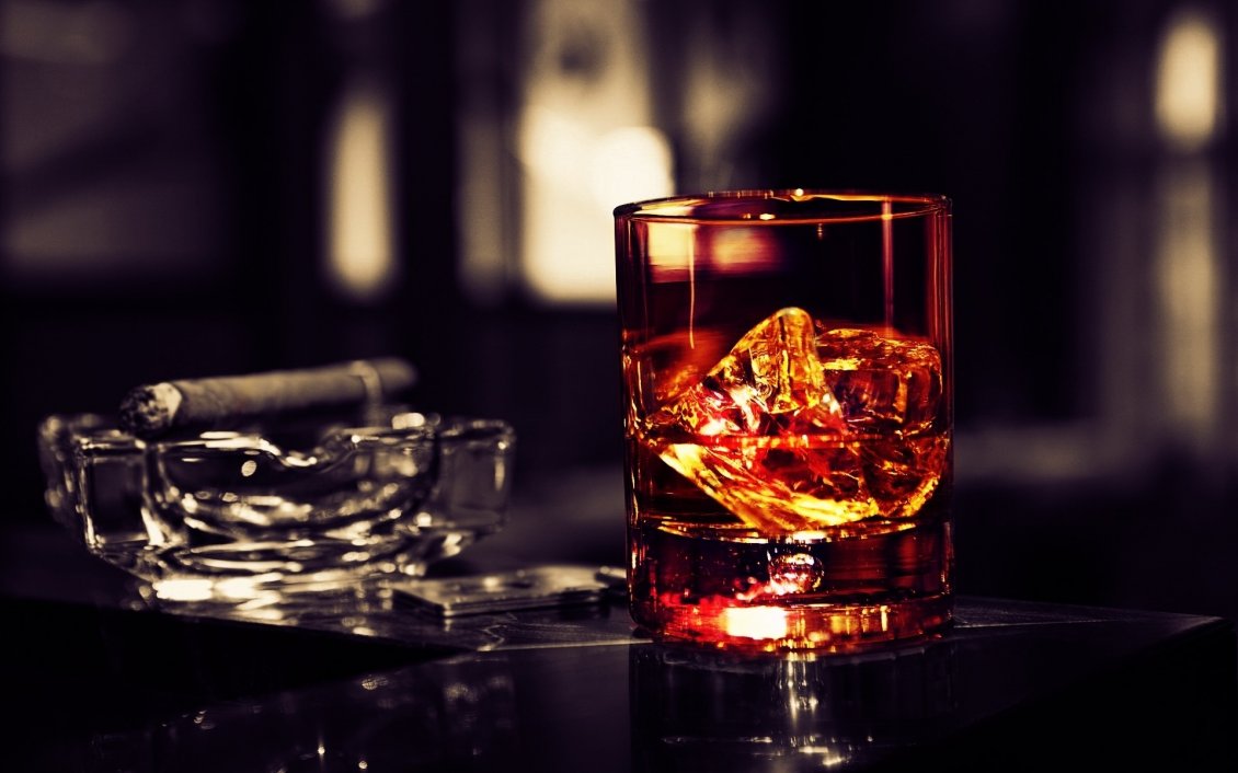 Download Wallpaper Whisky and cigars