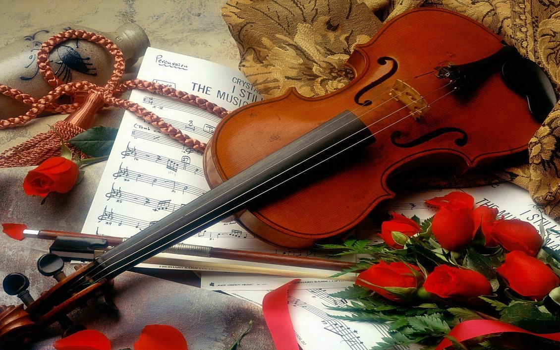 Download Wallpaper Violin, red roses and music notebook - Love music