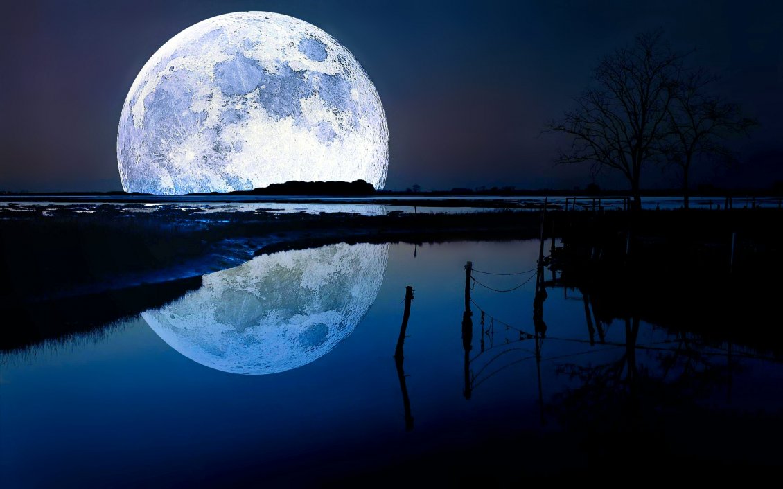Download Wallpaper Big moon reflected in water