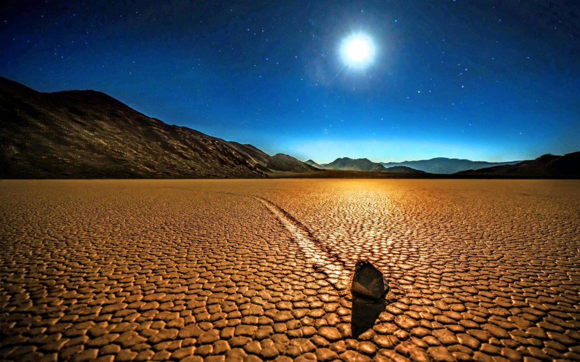 Download Wallpaper Blue sky over the desert - HD wallpaper