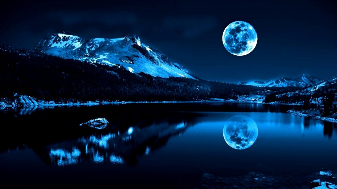 Download Wallpaper Full moon in a winter night