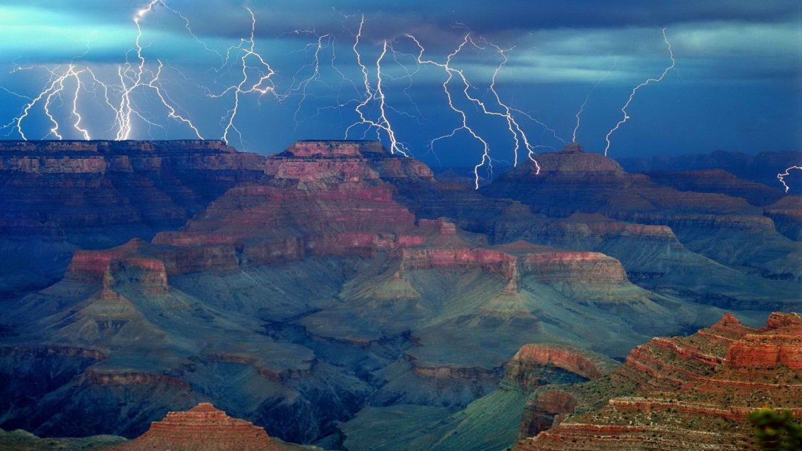 Download Wallpaper The grand Canyon lightning