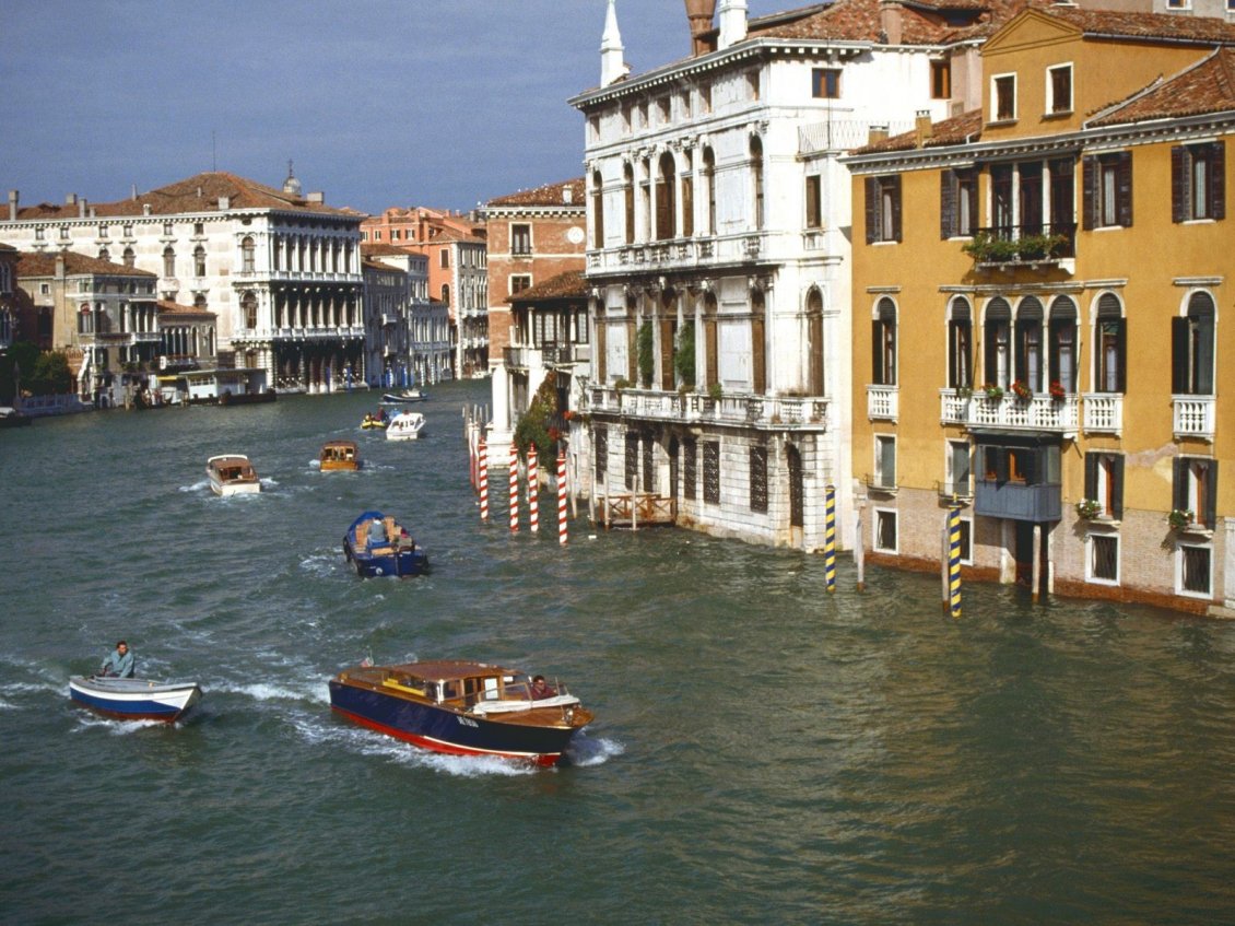Download Wallpaper Buildings of Venice, Italy and speed boats on water