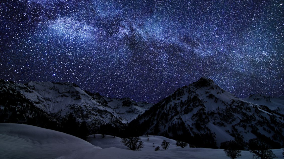 Download Wallpaper A winter night with many stars