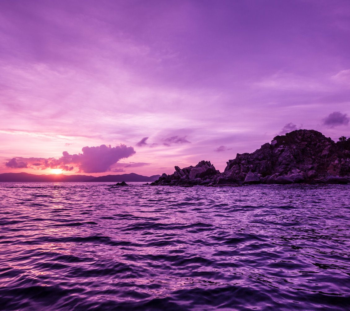 Download Wallpaper Purple landscape - Sunset over the sea
