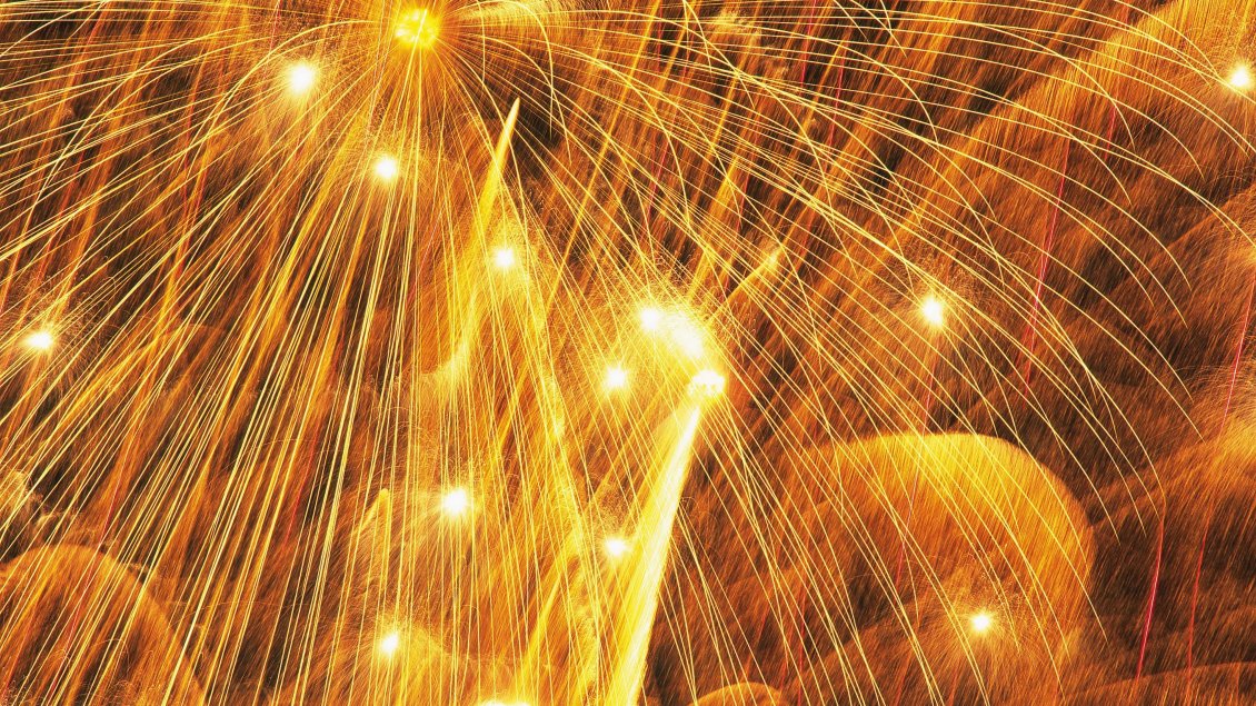 Download Wallpaper Golden fireworks - Beautiful lights in the night