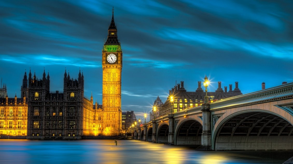 Download Wallpaper Amazing Palace of Westminster lighted in night