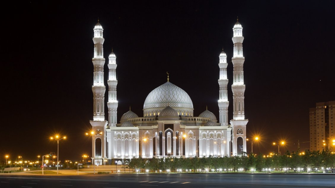Download Wallpaper Astana Hazrat Sultan Mosque - Amazing architecture