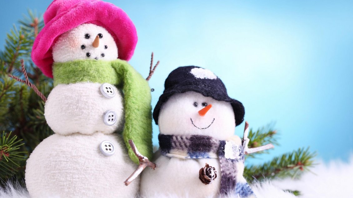 Download Wallpaper Funny sweet snowmen - Happy Christmas Holiday