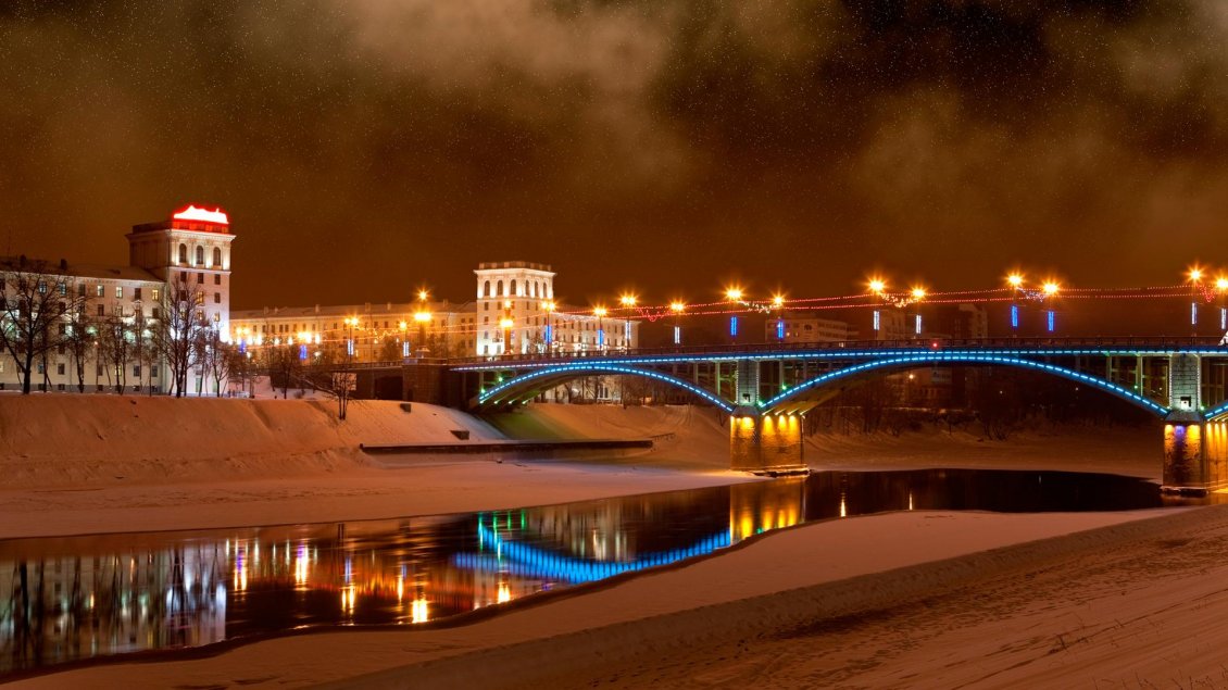 Download Wallpaper Lightning bridge in a cold winter night - HD wallpaper