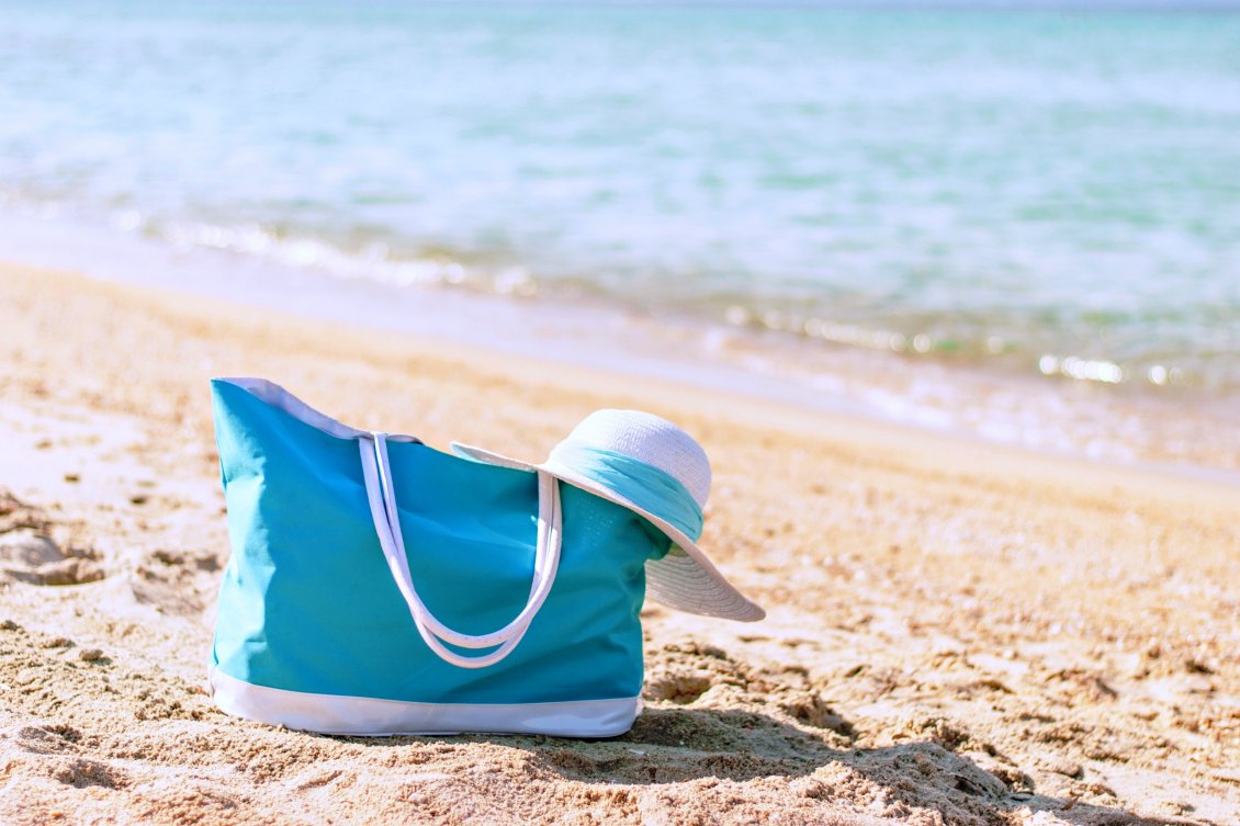 Download Wallpaper Blue bag - Happy weekend at the beach