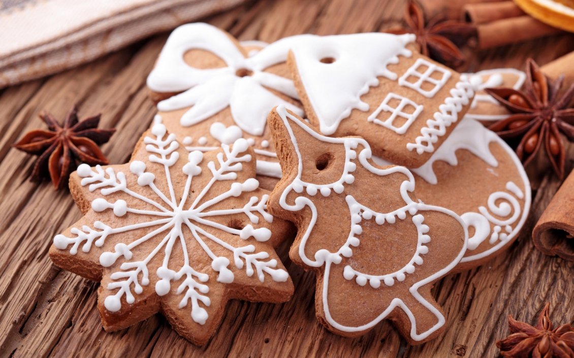 Download Wallpaper Ginger cookies in shape of tree, star and house