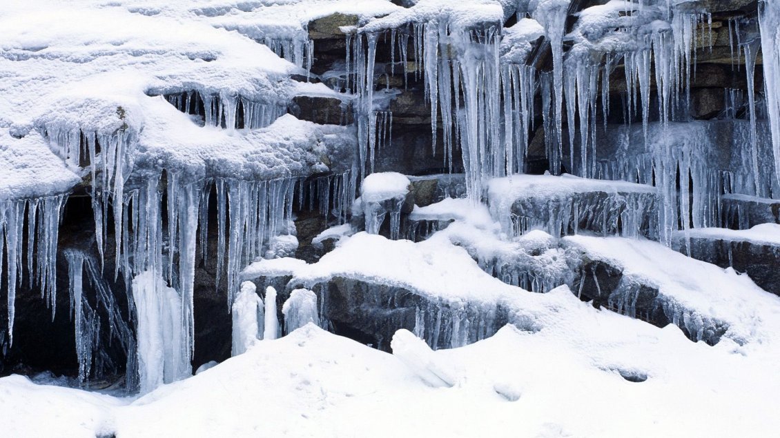 Download Wallpaper Wonderful frozen waterfall - HD winter wallpaper