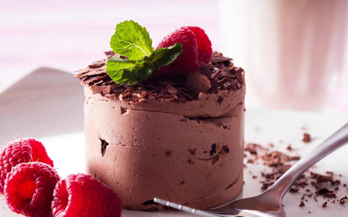 Download Wallpaper Ice chocolate cake with raspberries and mint - HD wallpaper