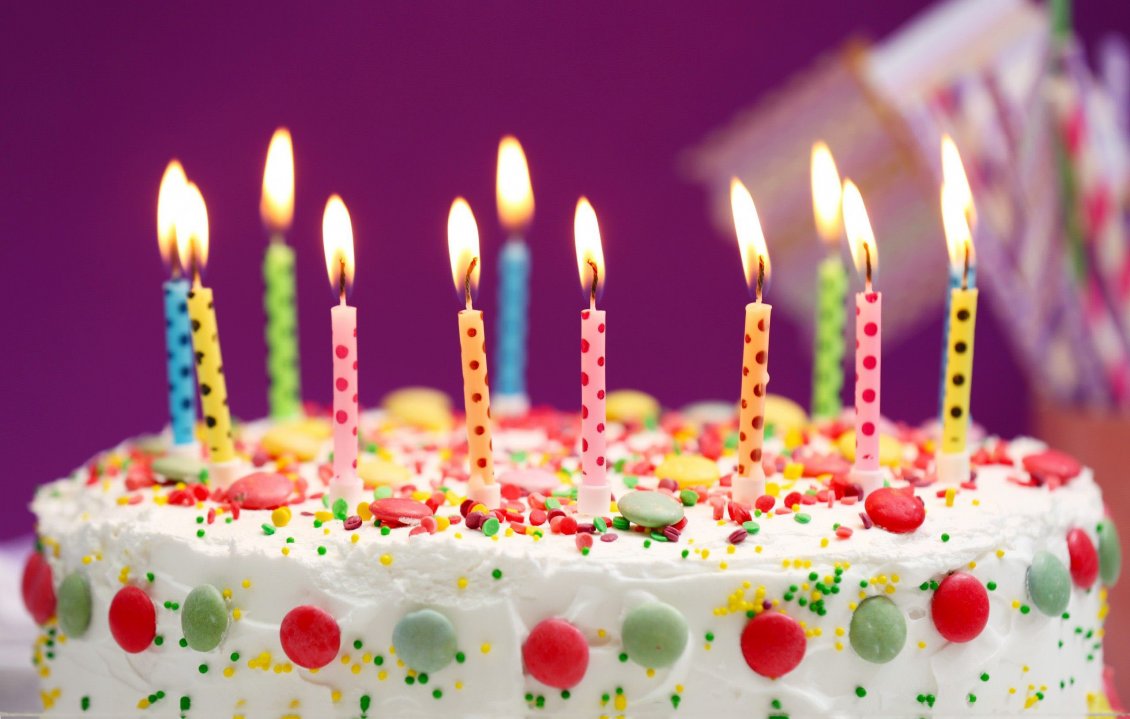Download Wallpaper Happy Birthday - Delicious cake full with candies