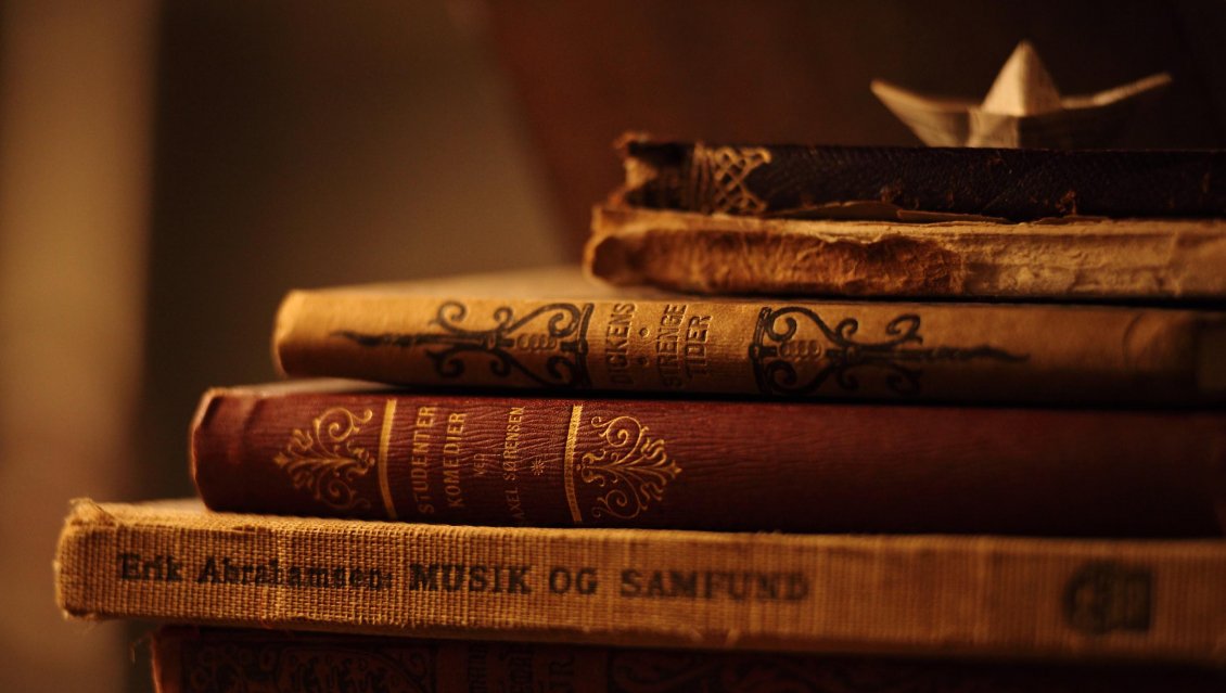 Download Wallpaper The humanity treasure - Old books