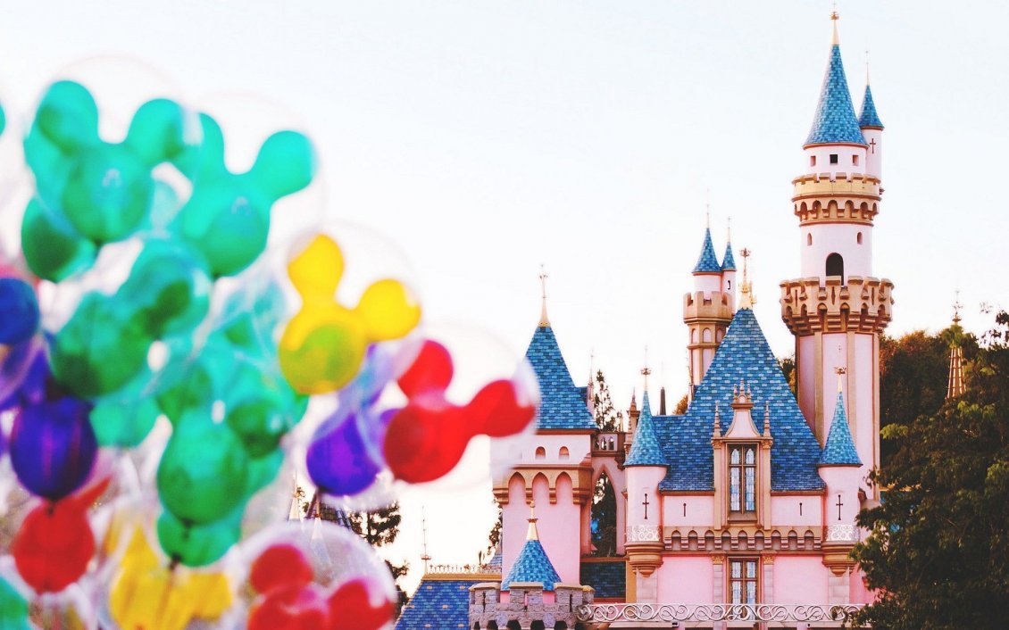 Download Wallpaper Colorfull balloons with Mickey Mouse on Disneyland Paris