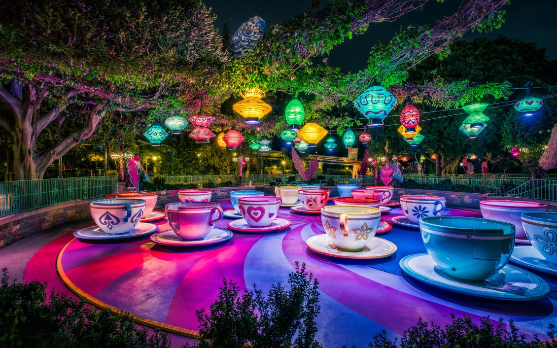 Download Wallpaper Artistic and magic world on Disneyland Paris -Colorfull cups
