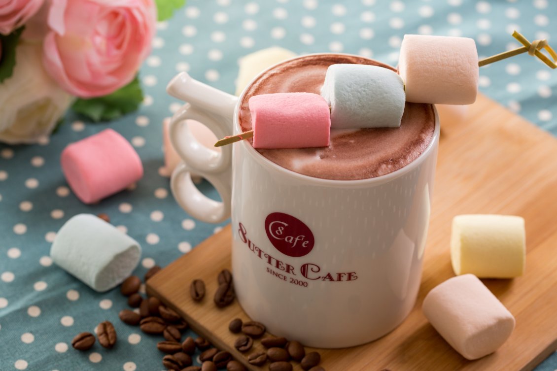 Download Wallpaper Hot chocolate and colorful marshmallows - Coffee time