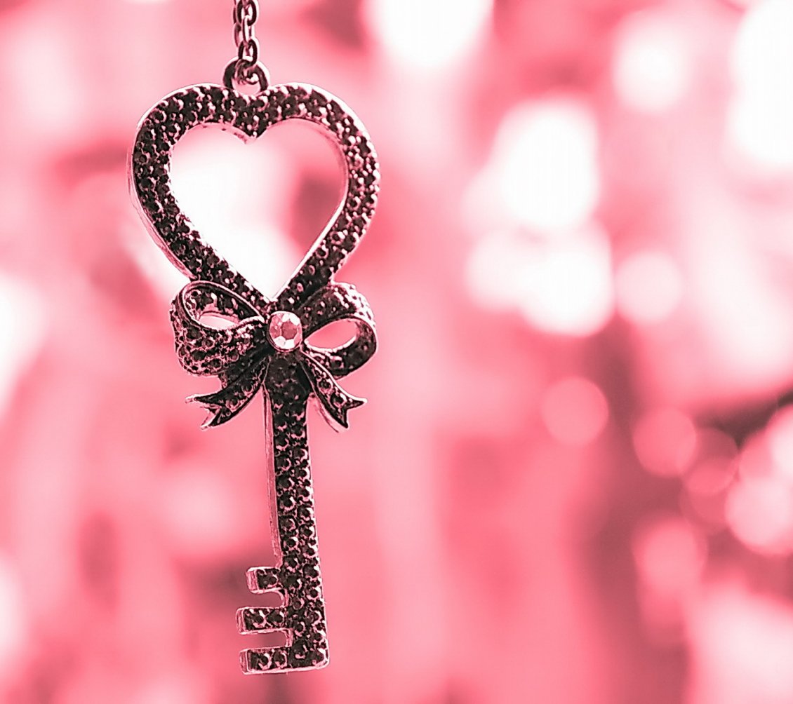 Download Wallpaper The key for my heart is here - Ribbon and heart shape
