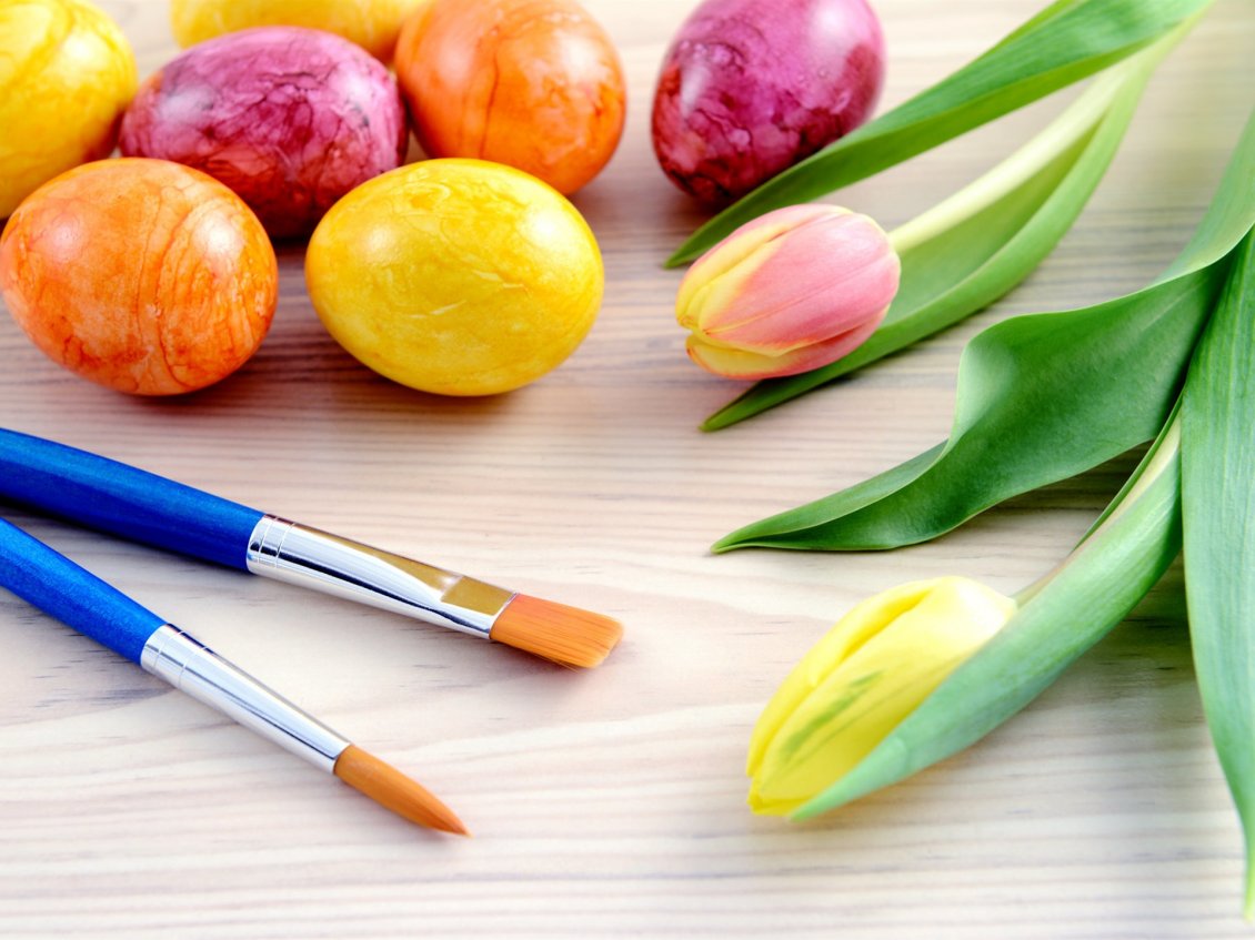 Download Wallpaper Wonderful colors on Easter eggs - Tulips flowers