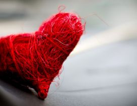 A heart made of red thread - Love wallpaper