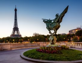 Reborn statue and Tower Eiffel from France