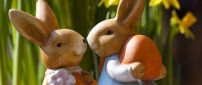 Sweet figurines of Easter rabbits and eggs - Happy Holiday