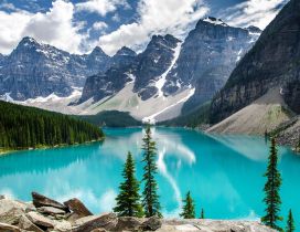 Moraine Lake National Park - Wonderful nature in the world