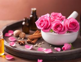 Rose essential oil - Wonderful flower perfume