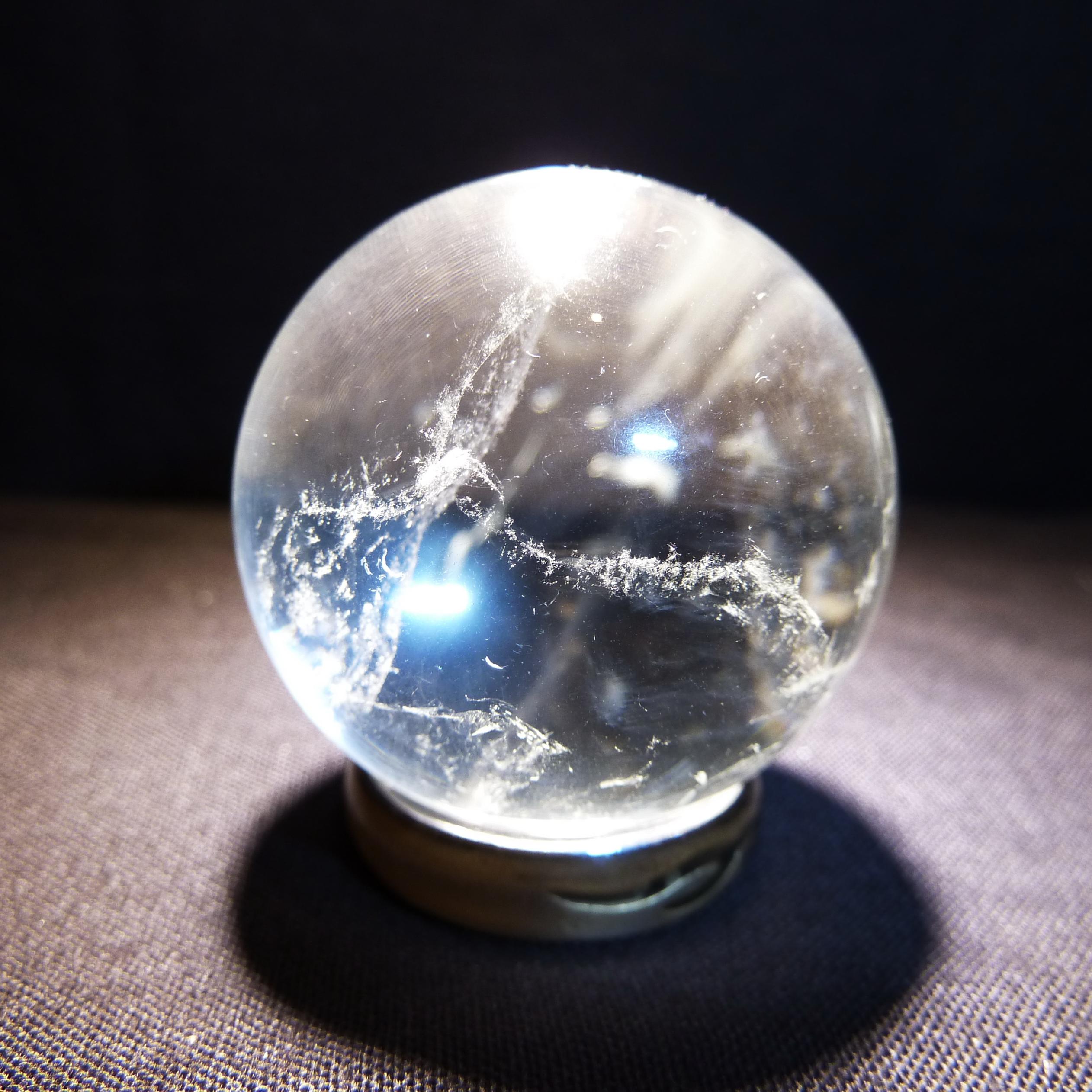 Download Crystal ball with blue light - 3D wallpaper Retina Display 2524x25...
