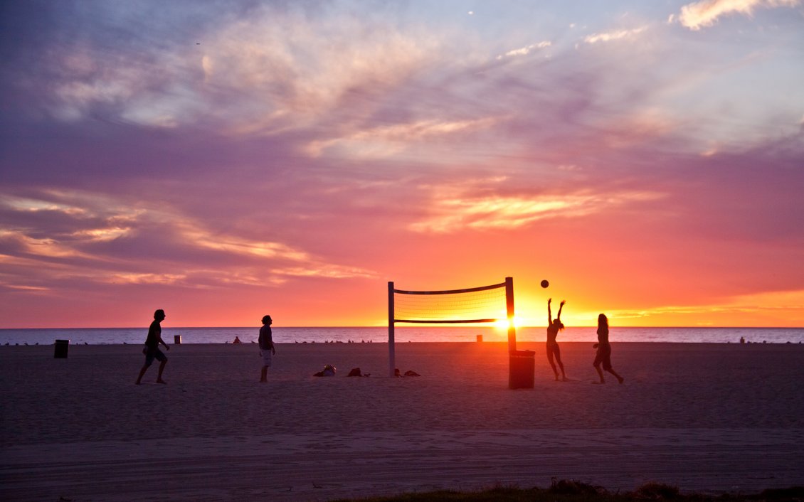 Download Wallpaper Volleyball on beach, sunset