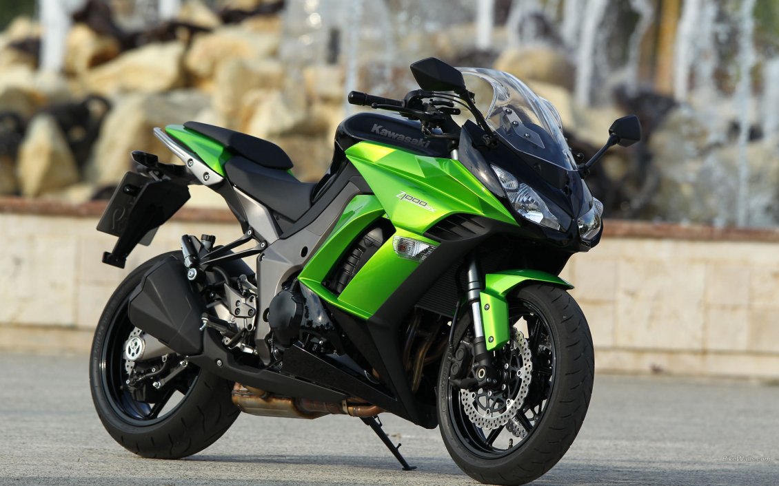 Download Wallpaper Black and green Kawasaki Z1000SX Motorcycle