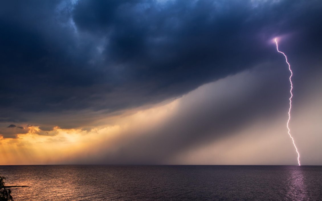 Download Wallpaper Lightning, black clouds, storm at sea