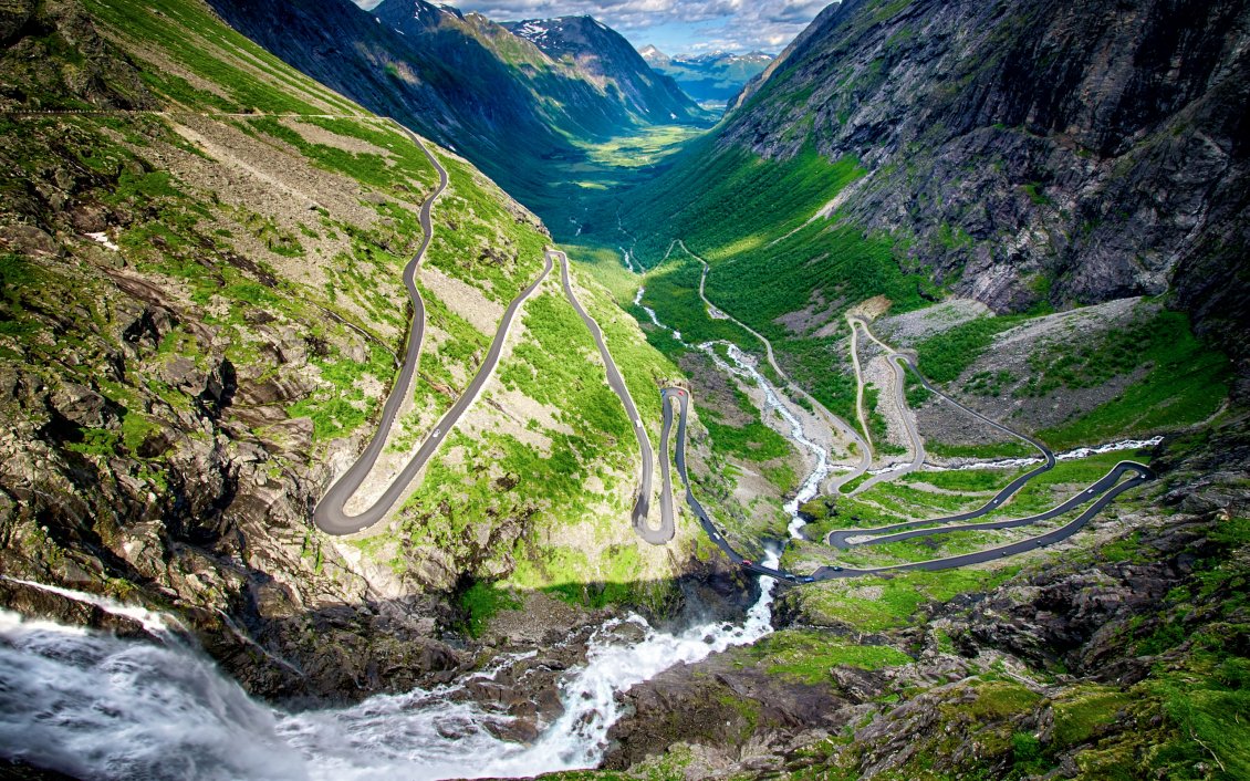 Download Wallpaper Awesome and spectacular road : Trollstigen, Norway