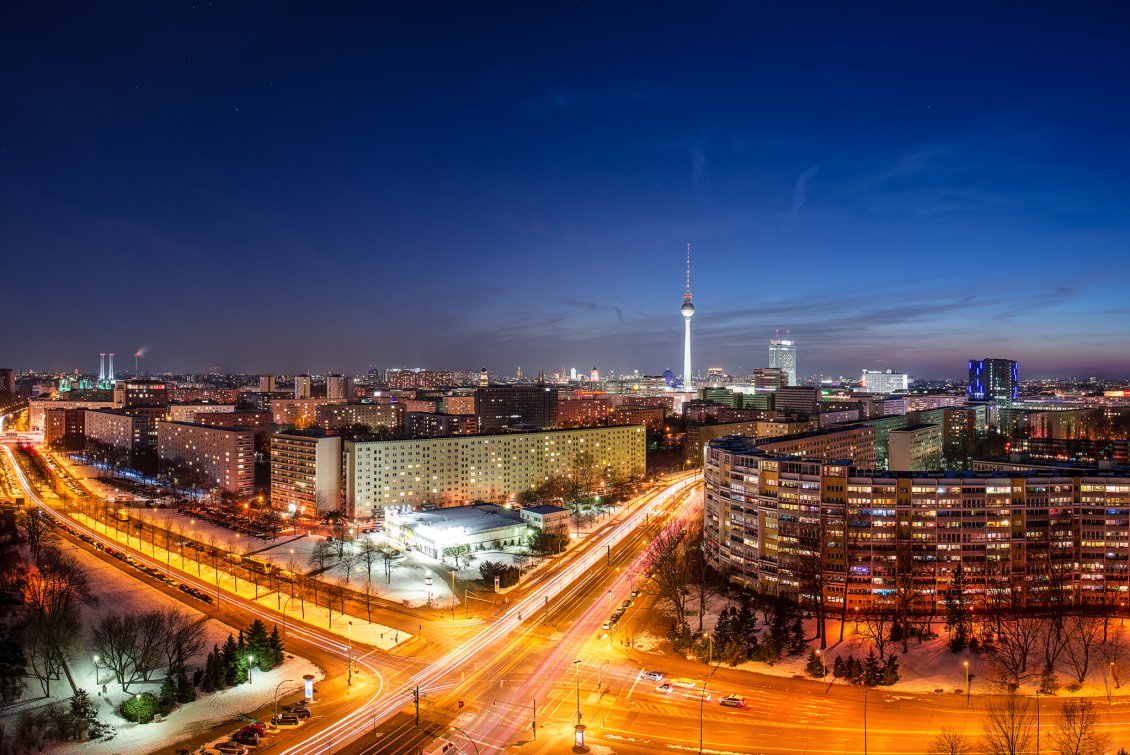 Download Wallpaper Berlin city lights at night