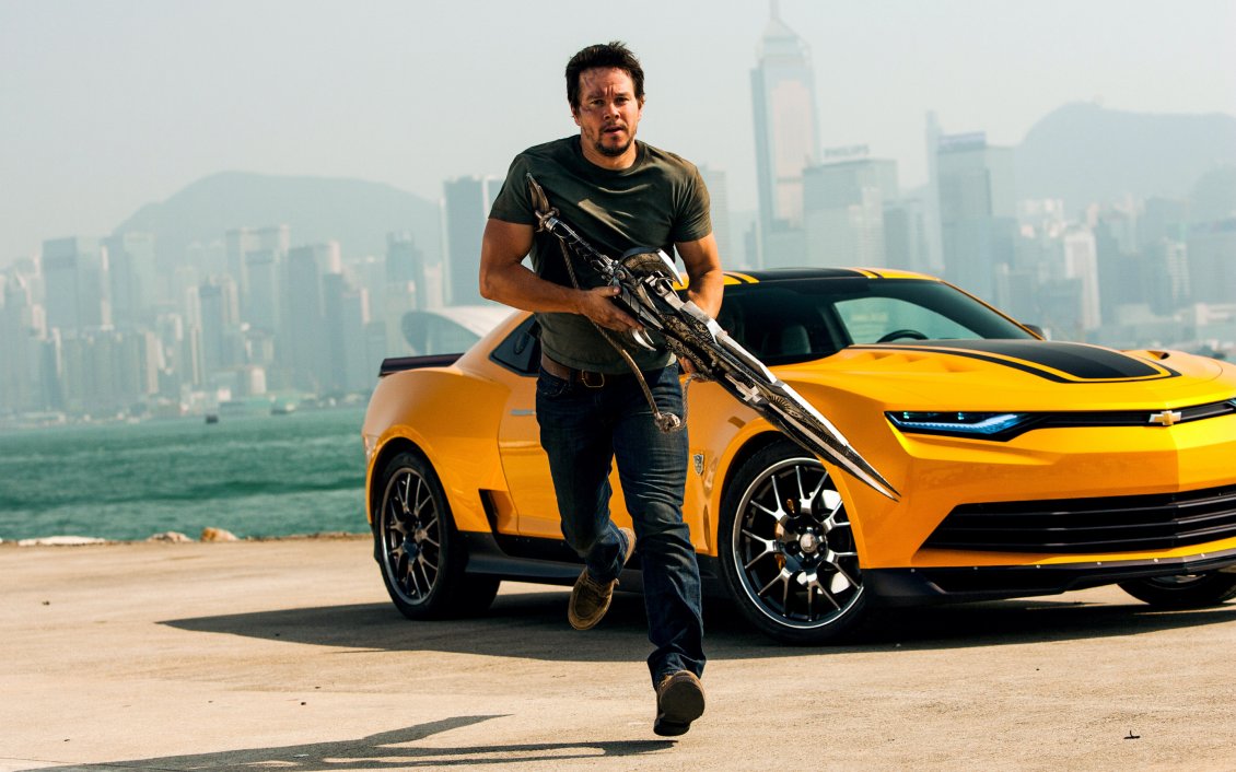 Download Wallpaper Transformers 4 with Mark Wahlberg actor