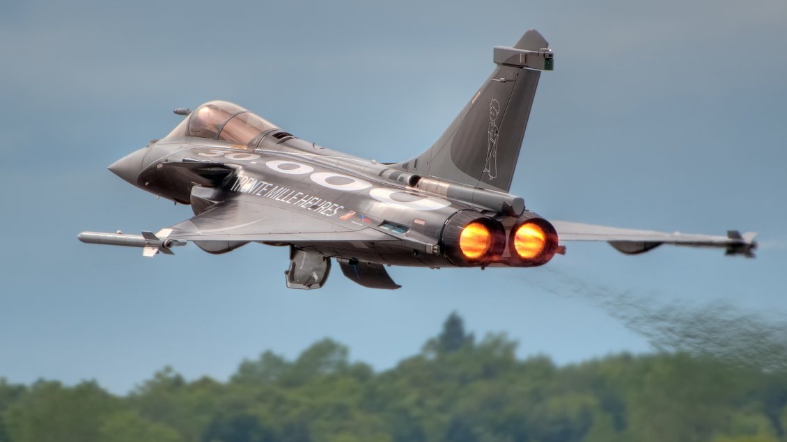 Download Wallpaper Rafale fighter aircraft take-off