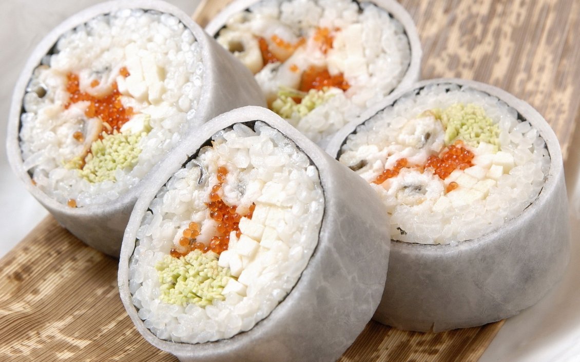 Download Wallpaper Sushi rolls seen close