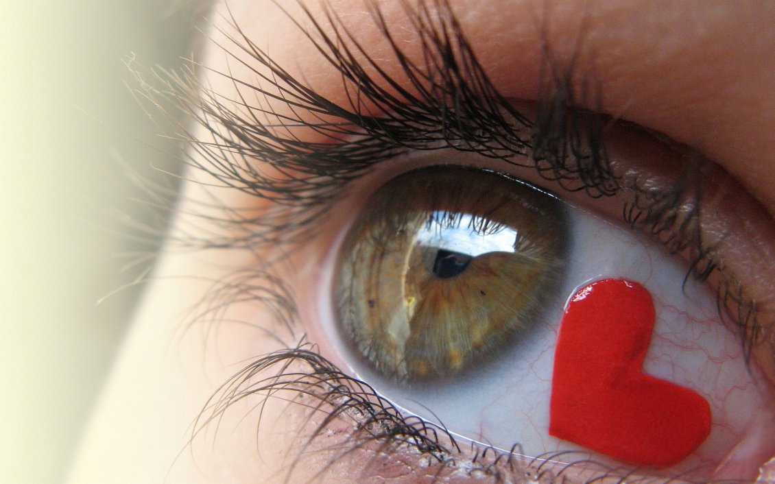 Download Wallpaper Heart tattooed on the eye