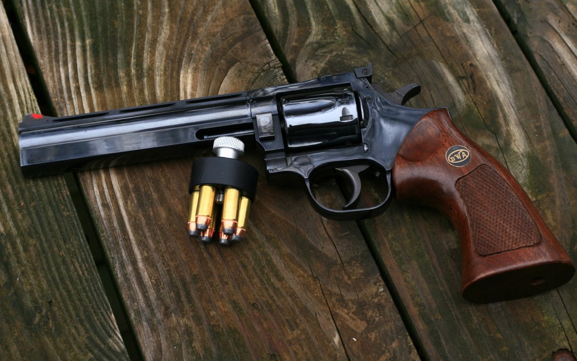 Download Wallpaper Revolver pistol and ammo