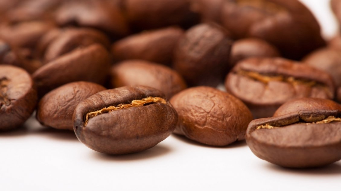 Download Wallpaper Roasted coffee beans