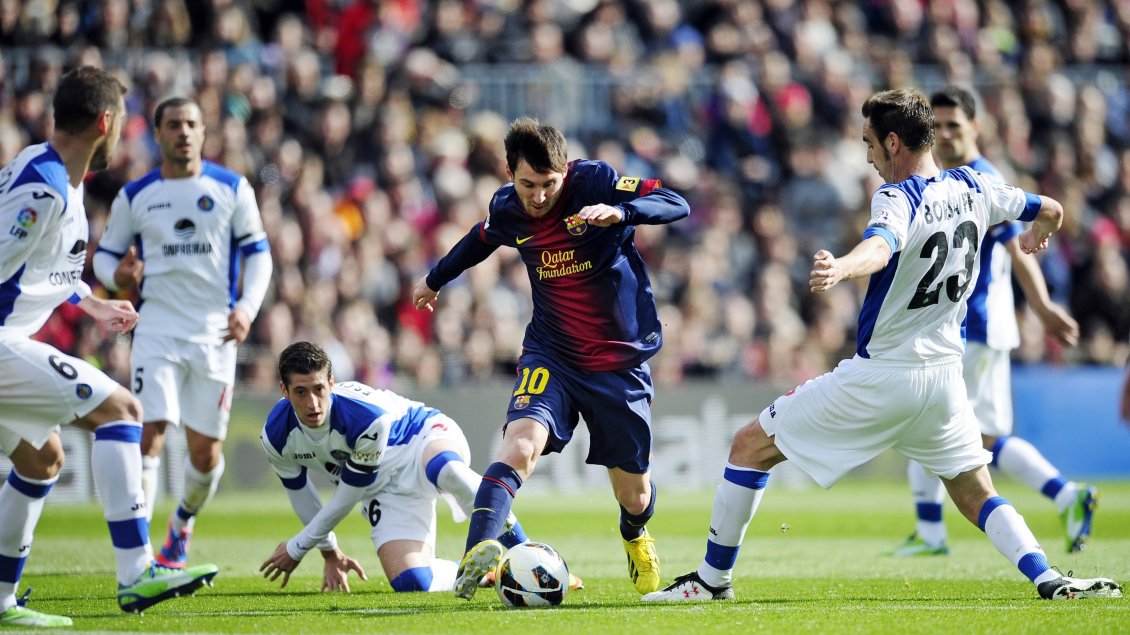Download Wallpaper Leo Messi in action