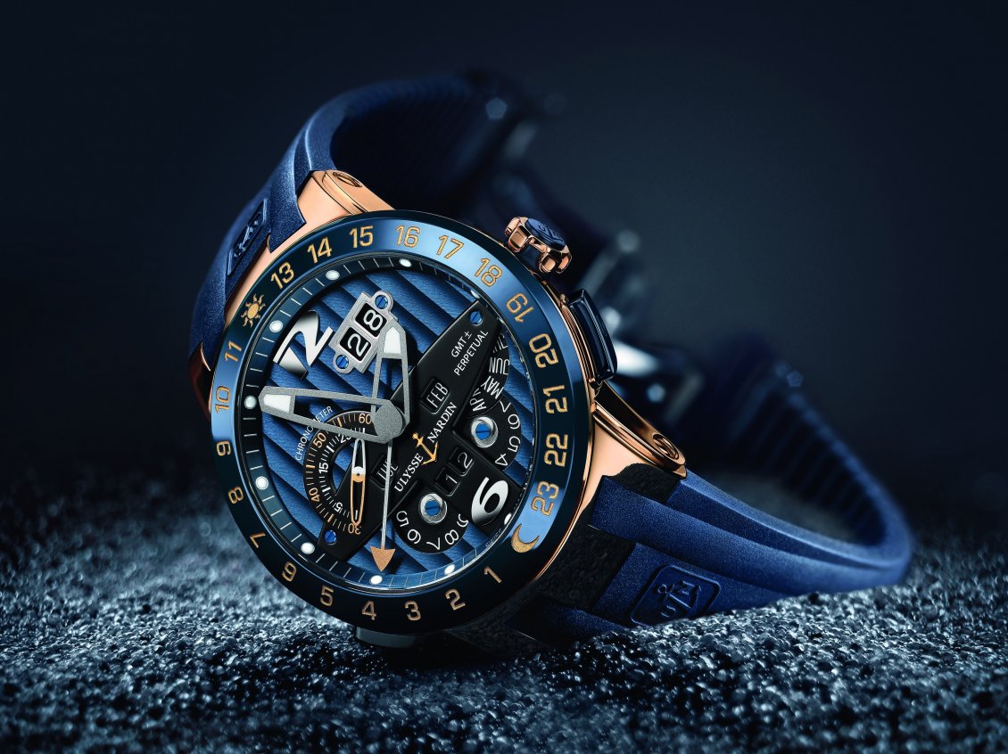 Download Wallpaper Watch Limited Edition - Blue Toro