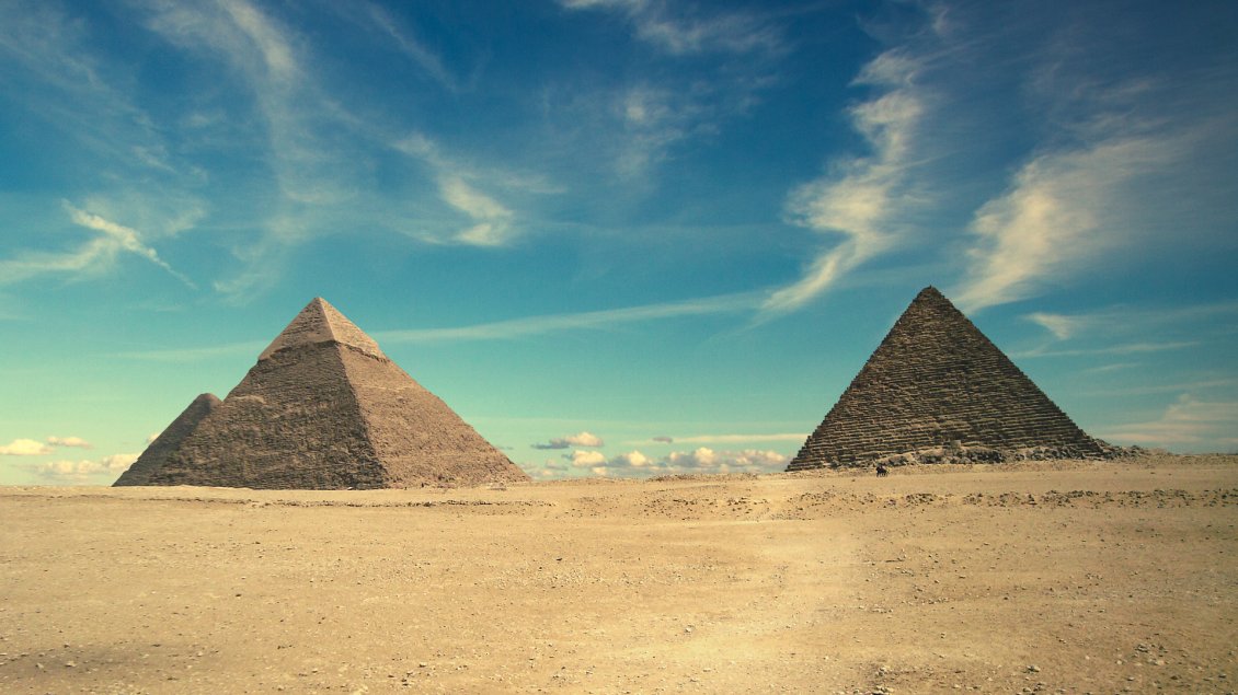 Download Wallpaper Three pyramids of Egypt