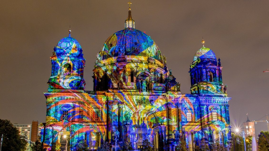 Download Wallpaper Festival of lights at Berlin, Colorful Castle