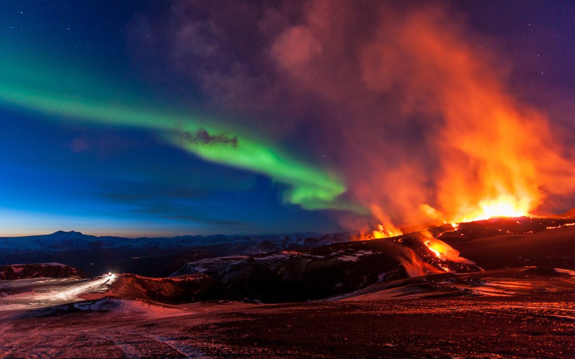 Download Wallpaper Volcanic eruption and aurora borealis