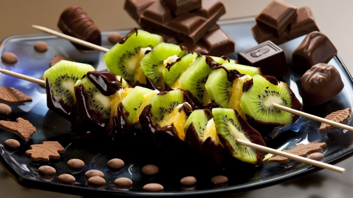 Download Wallpaper Kiwi and peanapple with chocolate